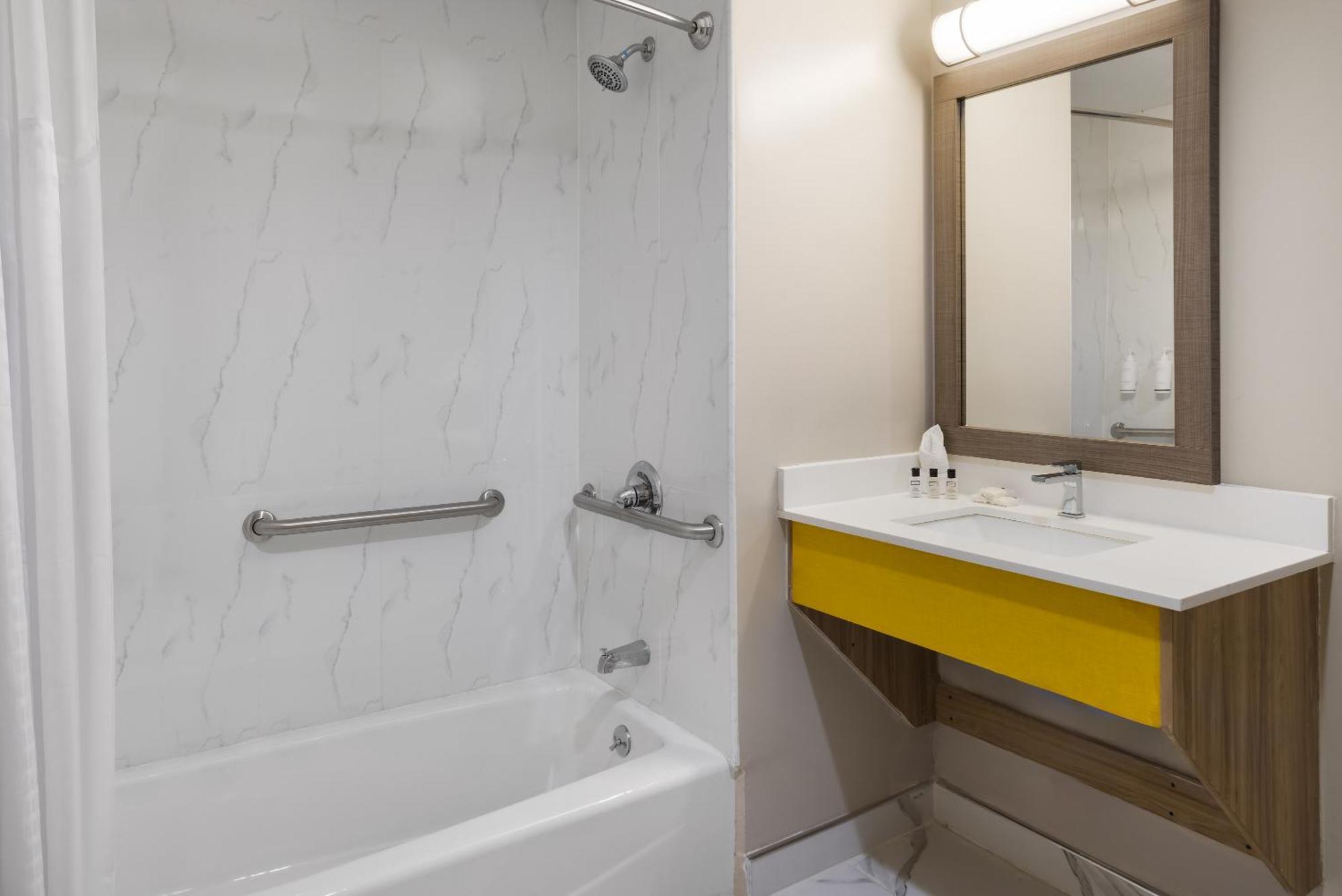 Days Inn By Wyndham Staten Island ニューヨーク エクステリア 写真